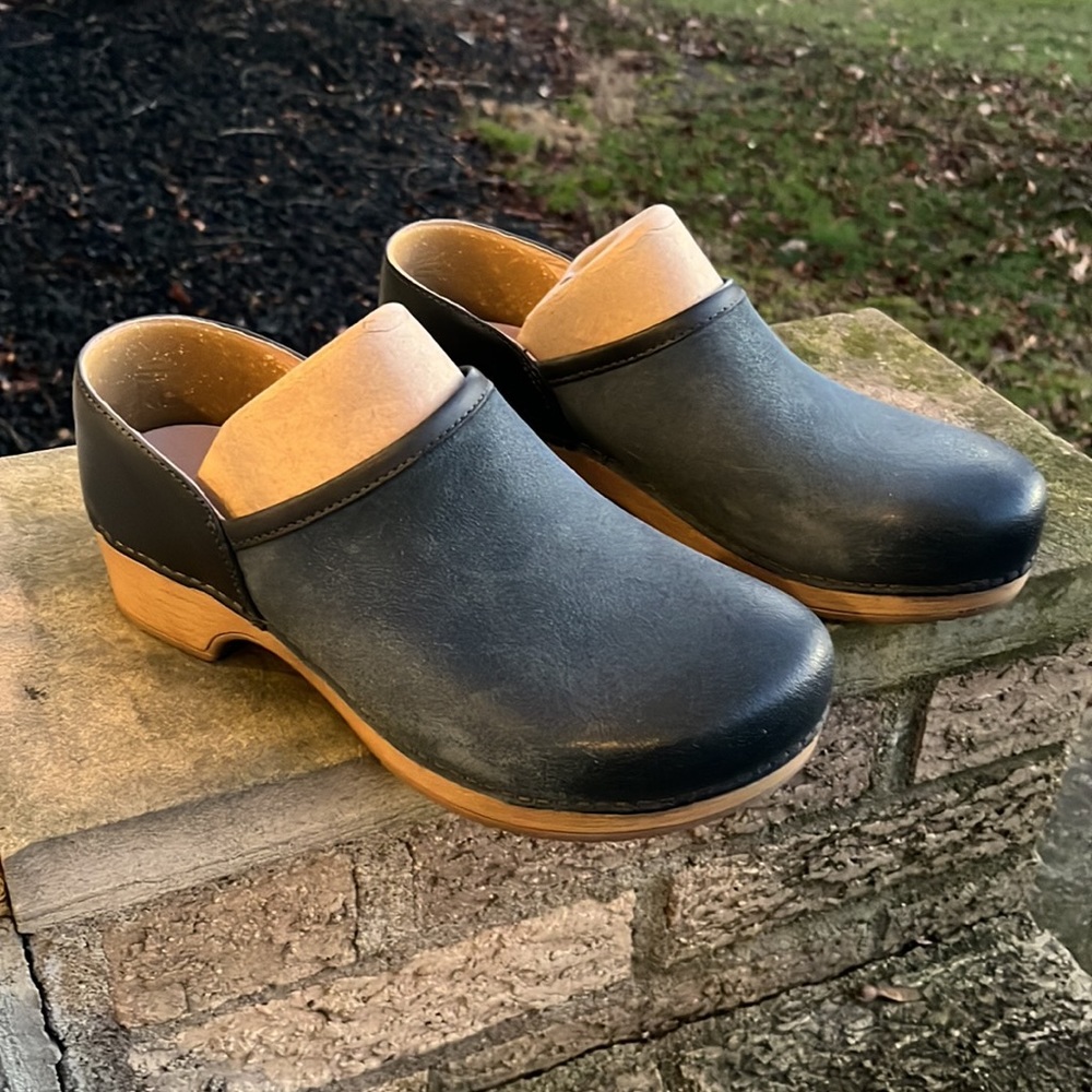 DANSKO CLOG: NIB Brenna in Navy Blue Burnished Suede/ Size 39 EU